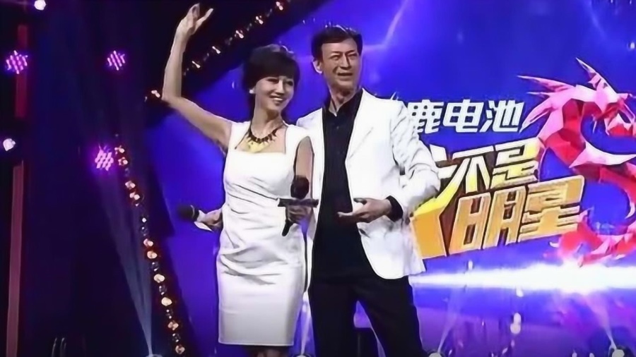 郑少秋,岁月如歌,经典不朽—记其演唱会盛况郑少秋演唱会赵雅芝