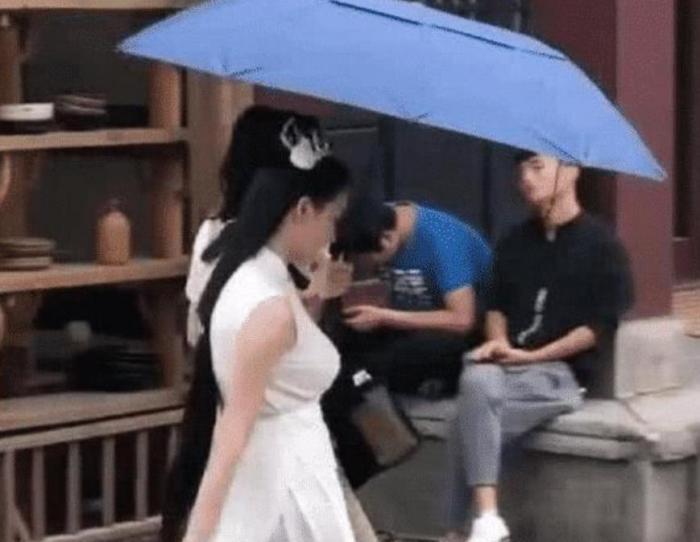 被困横店的客串人生，一场意外的演艺之旅被困横店到处客串义